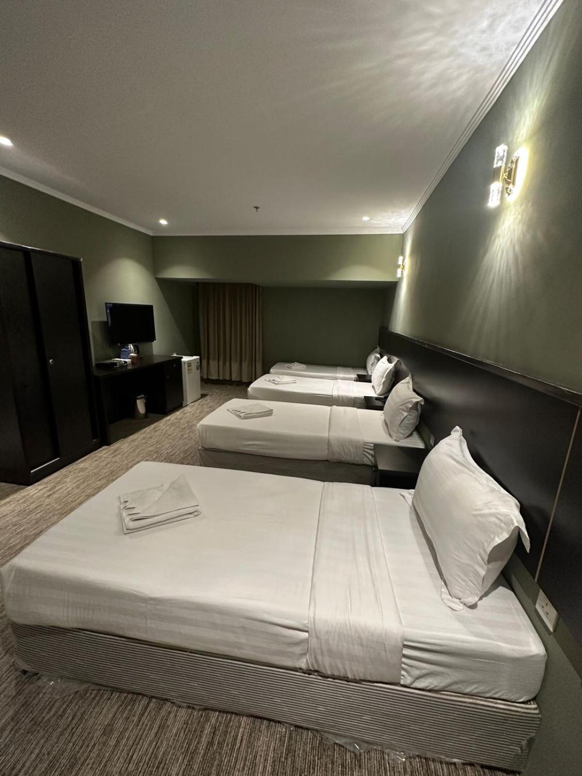 Deluxe Family Room
