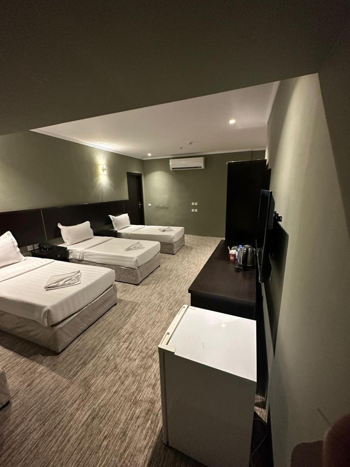 Deluxe Family Room