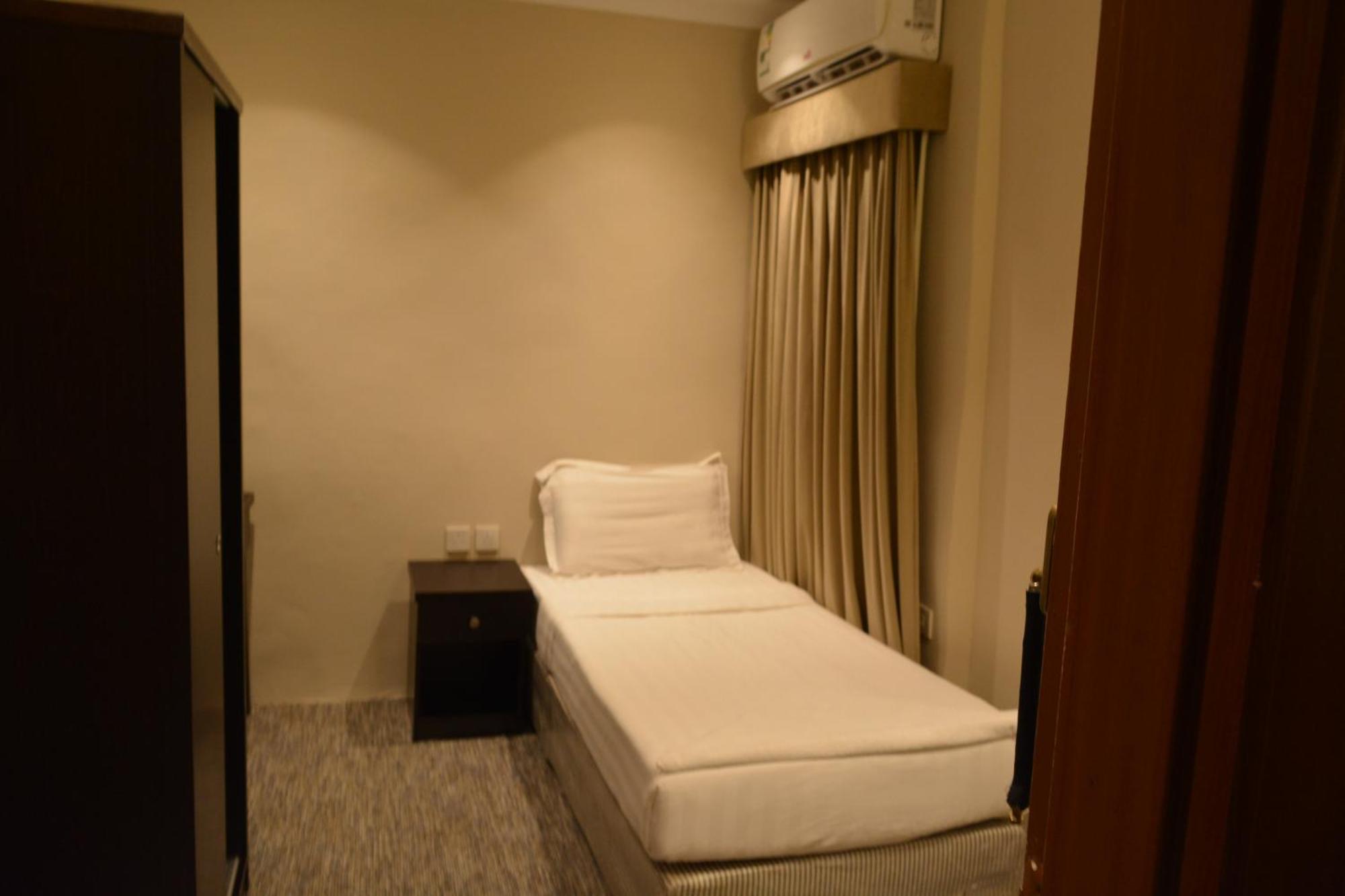 Deluxe Single Room