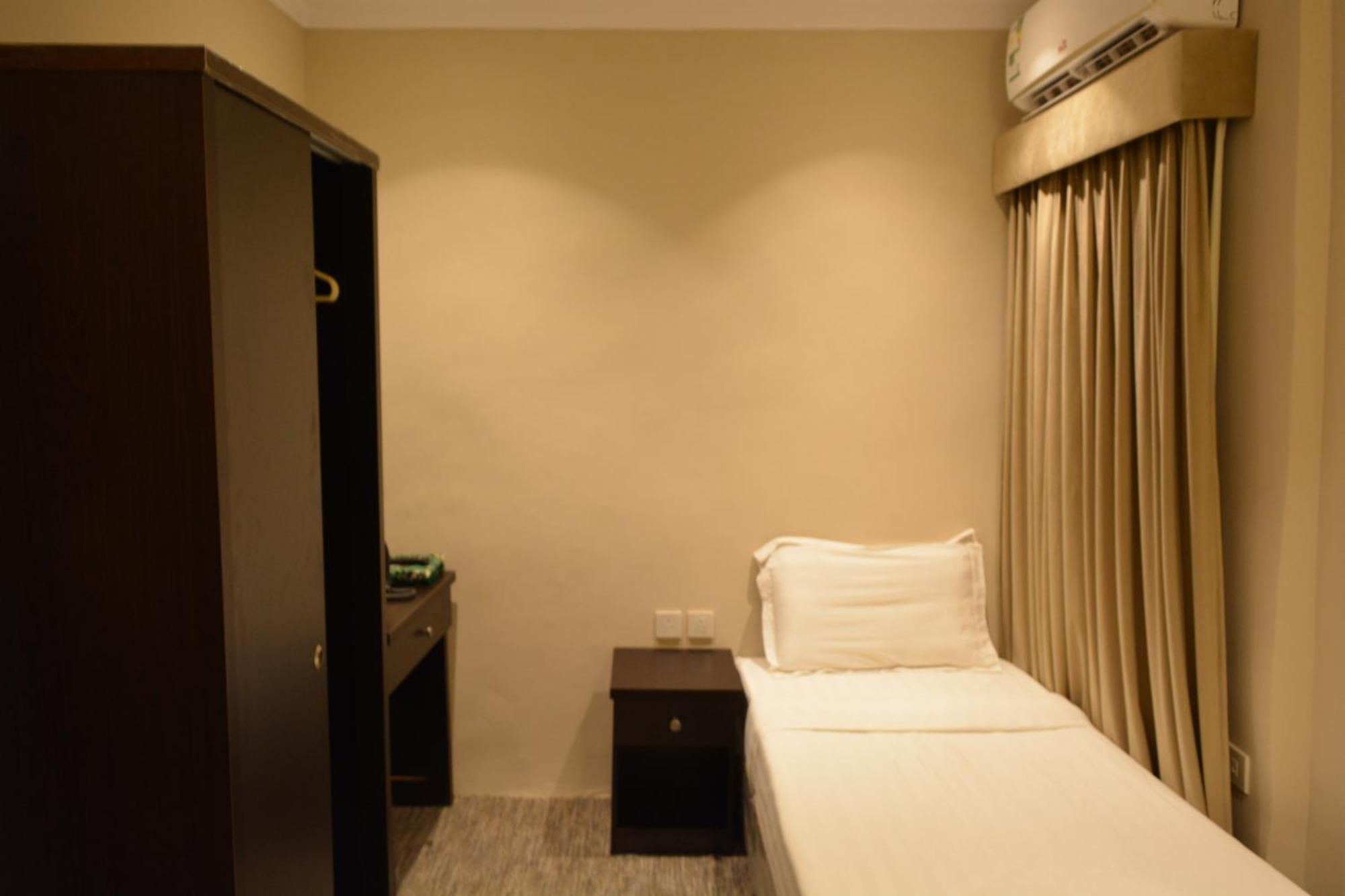 Deluxe Single Room