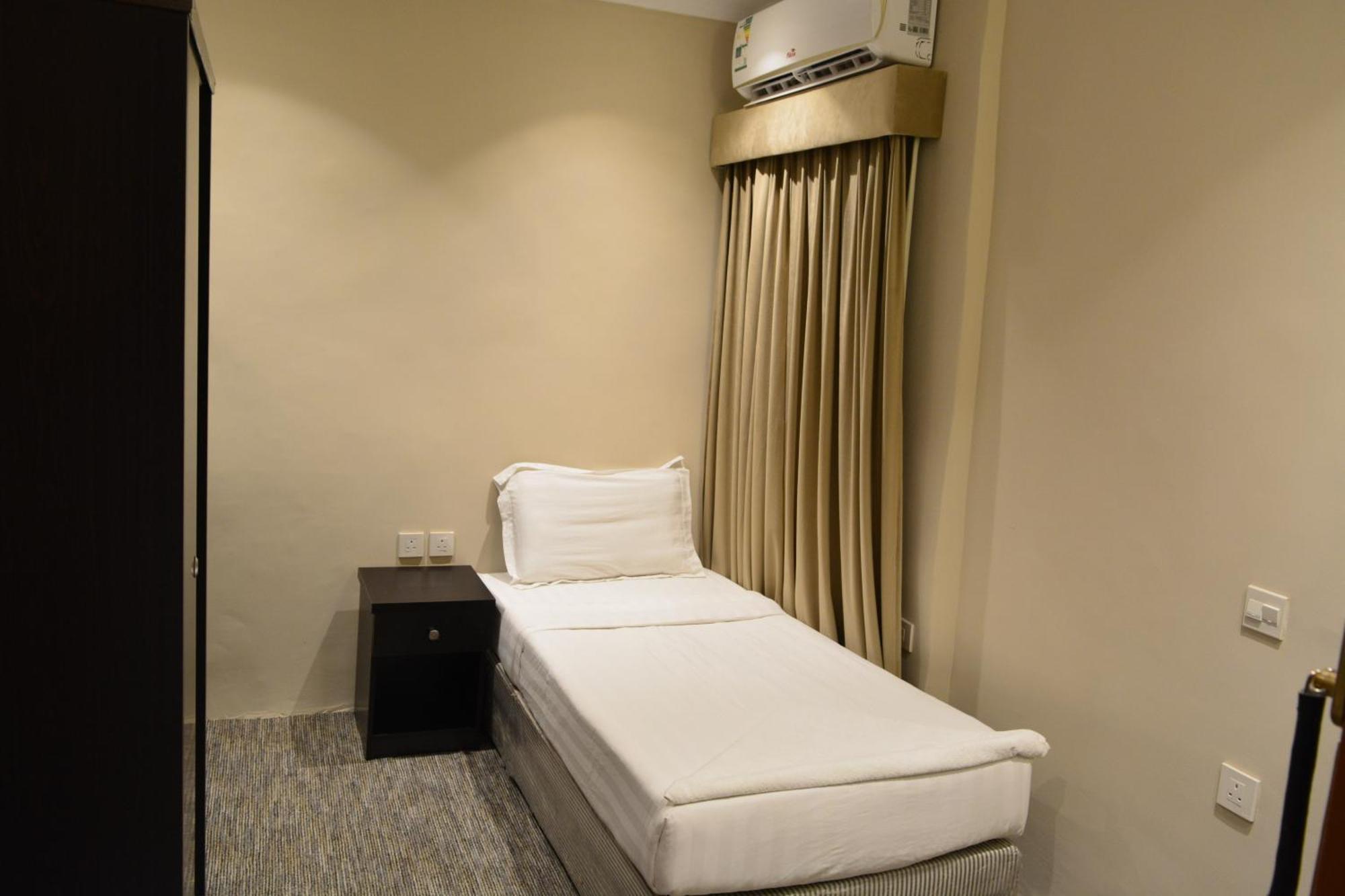 Deluxe Single Room