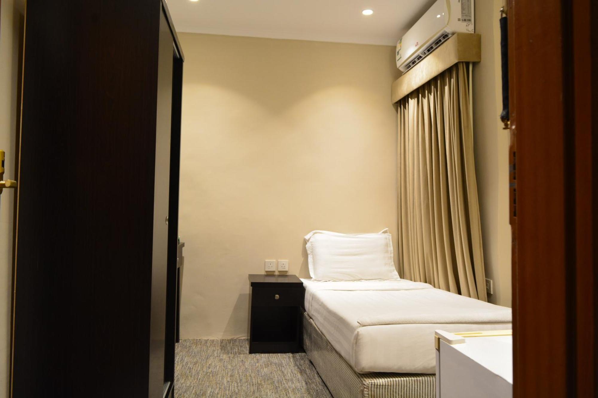 Deluxe Single Room
