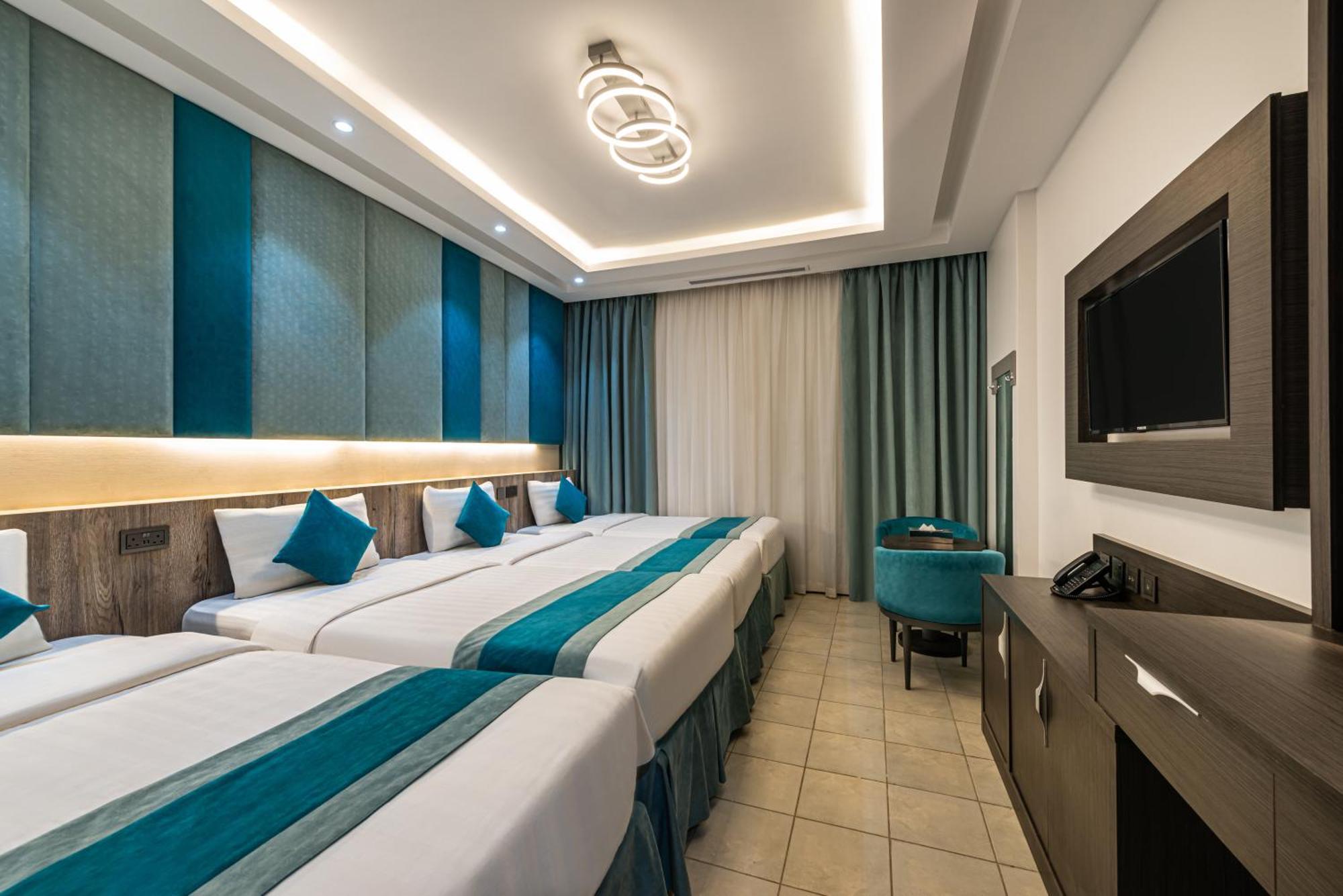 Standard Room Four Single Beds Non-Smoking
