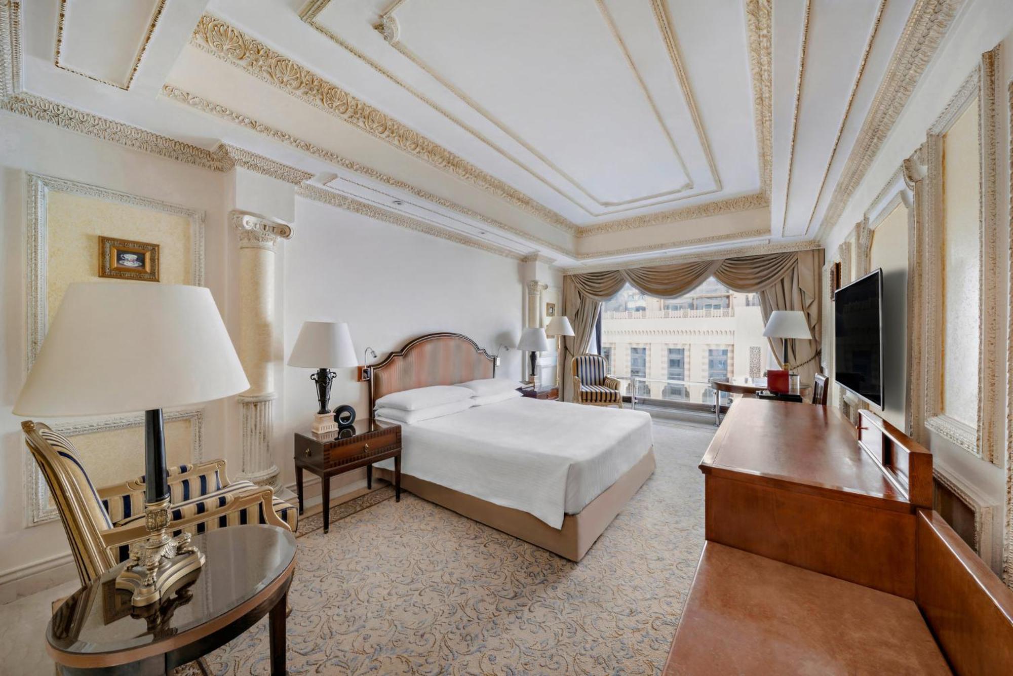 Club King Room