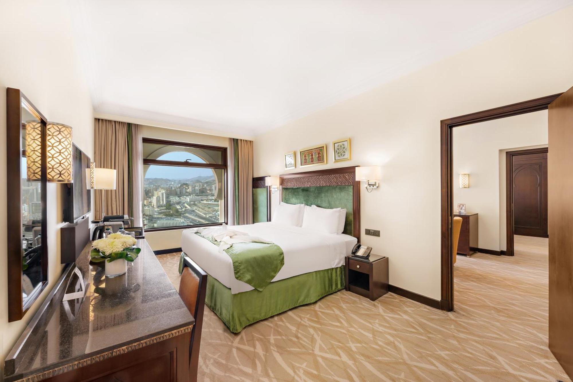 Executive Suite City view
