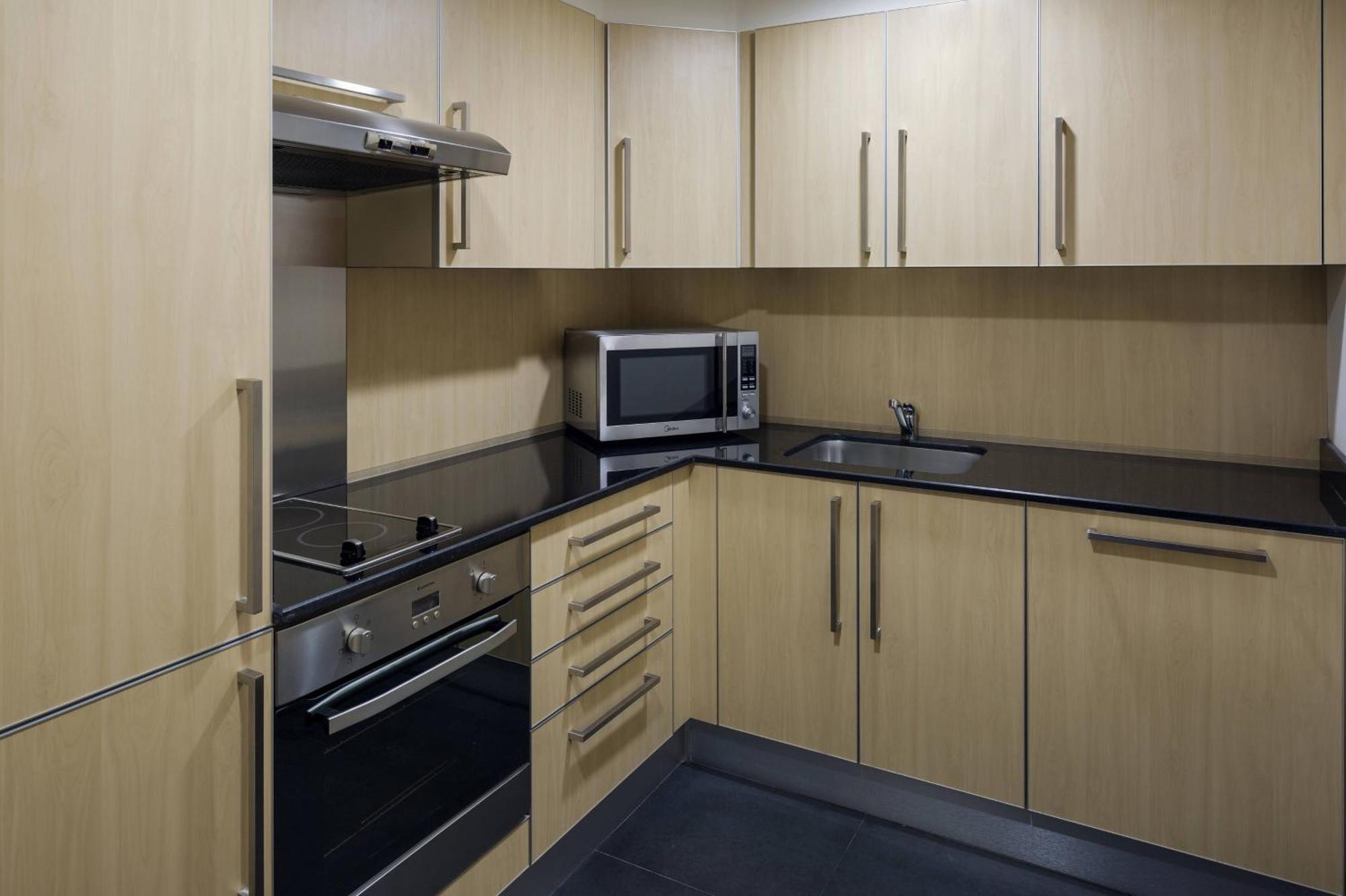 Three Bedroom Tower Suite 3 Bedroom Suite,1613441685:JPEG