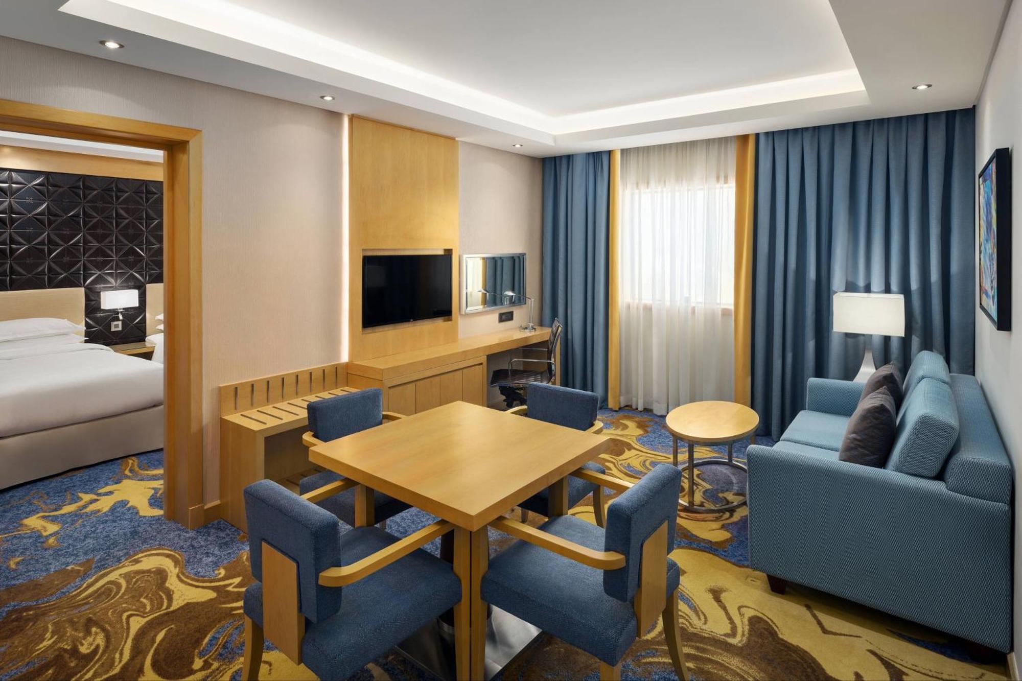 Deluxe Suite 1 Bedroom Suite City view