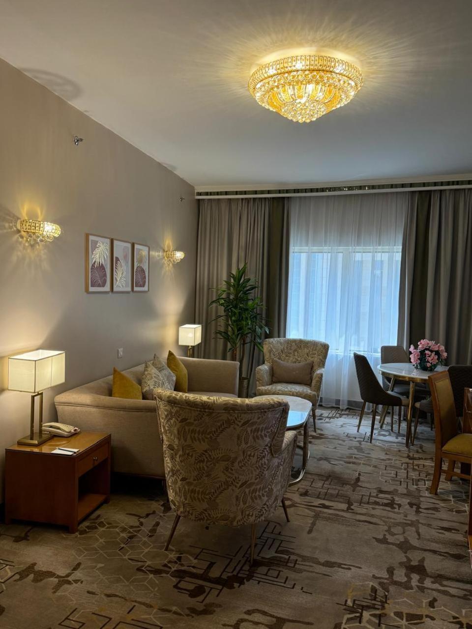 Deluxe Suite
