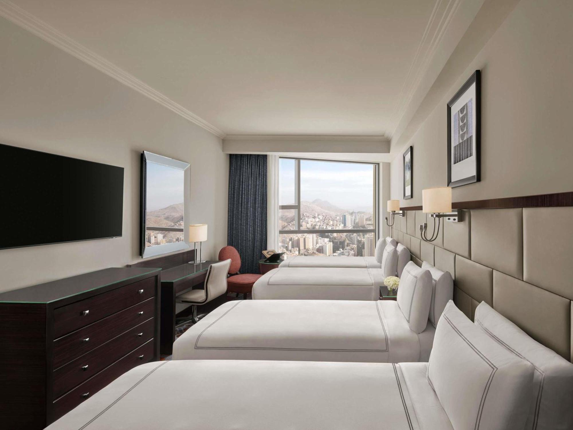 Classic Quadruple Room City View