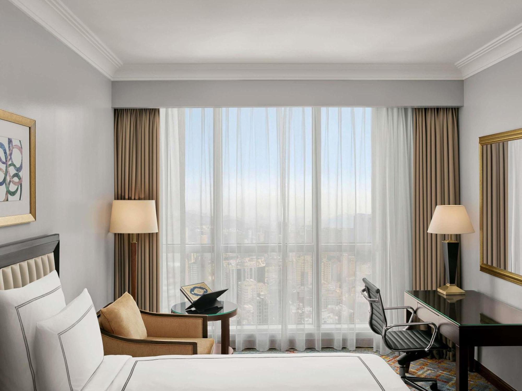 Classic King Room City View