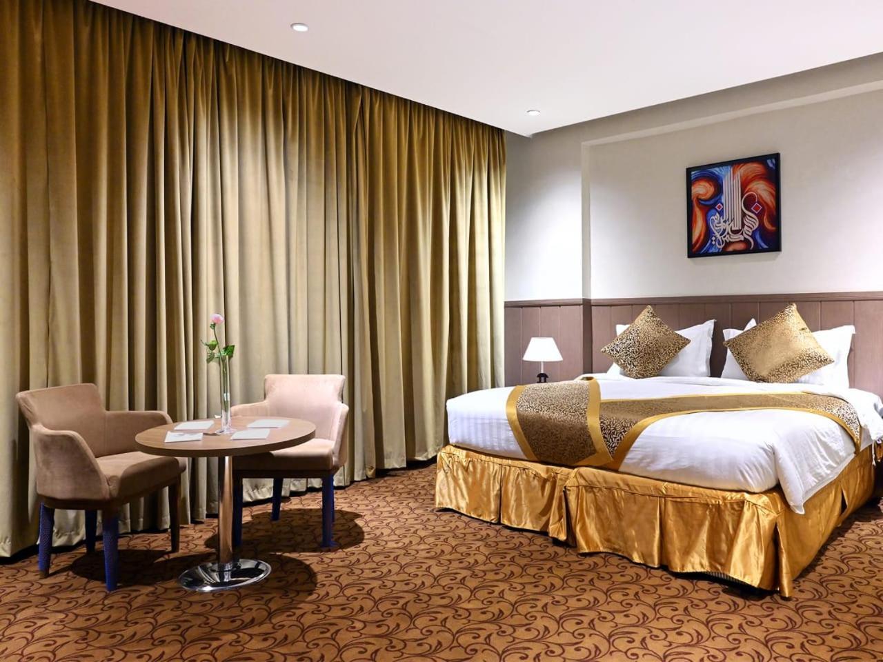 Two-Bedroom Suite,766456207:JPEG