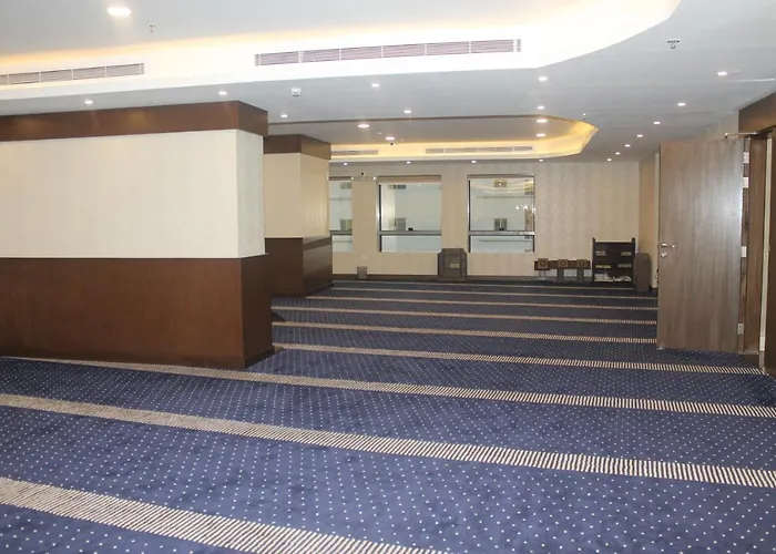 Rawabi Emirates Hotel