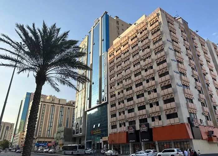 فندق كنان العزيزية خلال شهر رمضان المبارك تتوفر خدمة النقل Kinan al Azizyyah the holy month of Ramadan, shuttle service is available